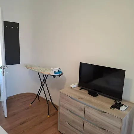 Larenta Apartment