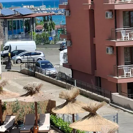 Apartment Larenta